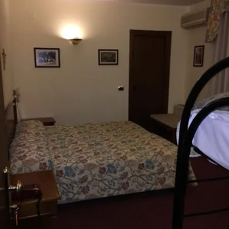 Hotel Regina-3